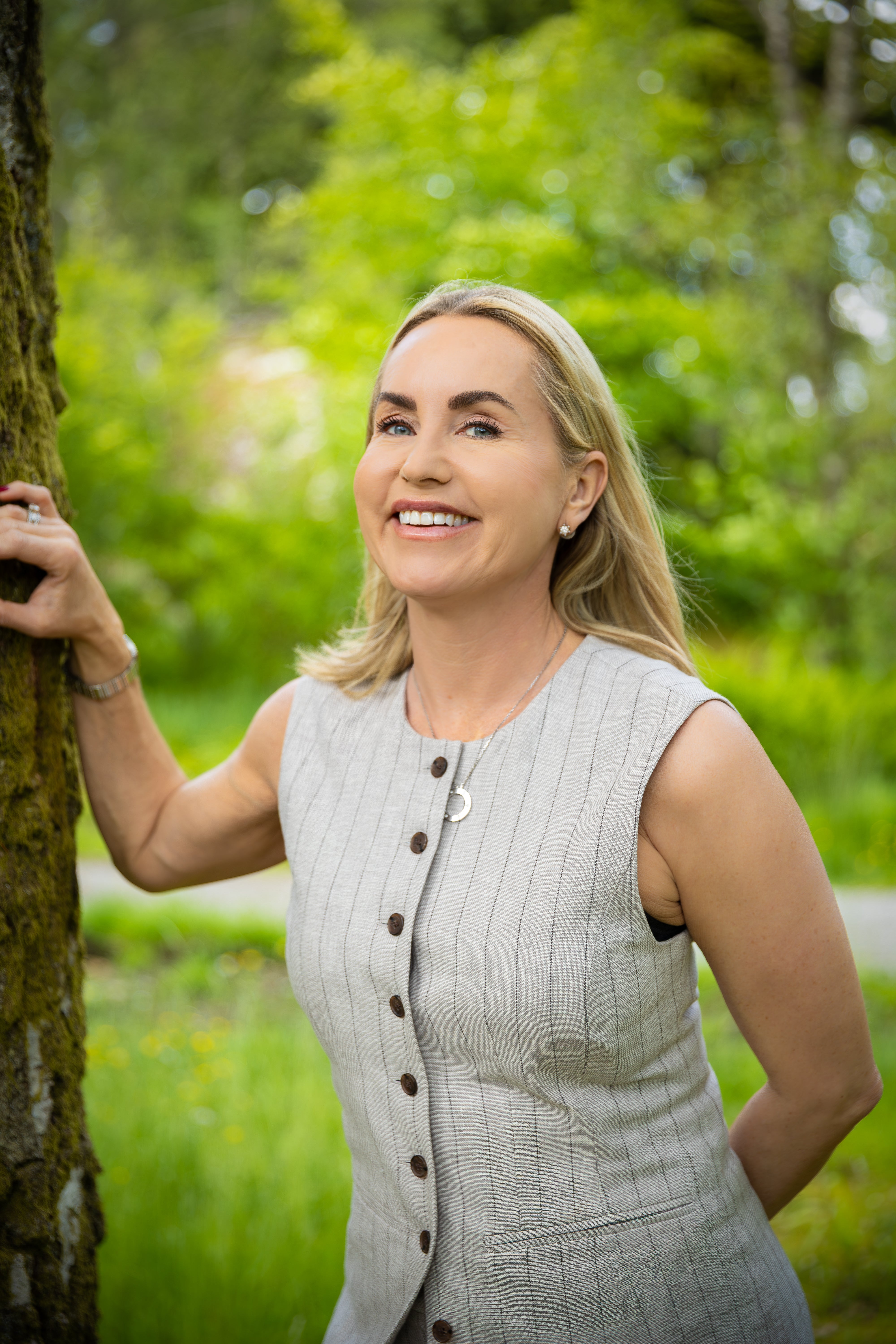 Vilka Fitted Vest - Beige/ Oatmeal